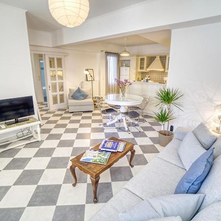 Stylish, Cozy 2-Bdr Flat In Andros Town By Explore Andros Extérieur photo