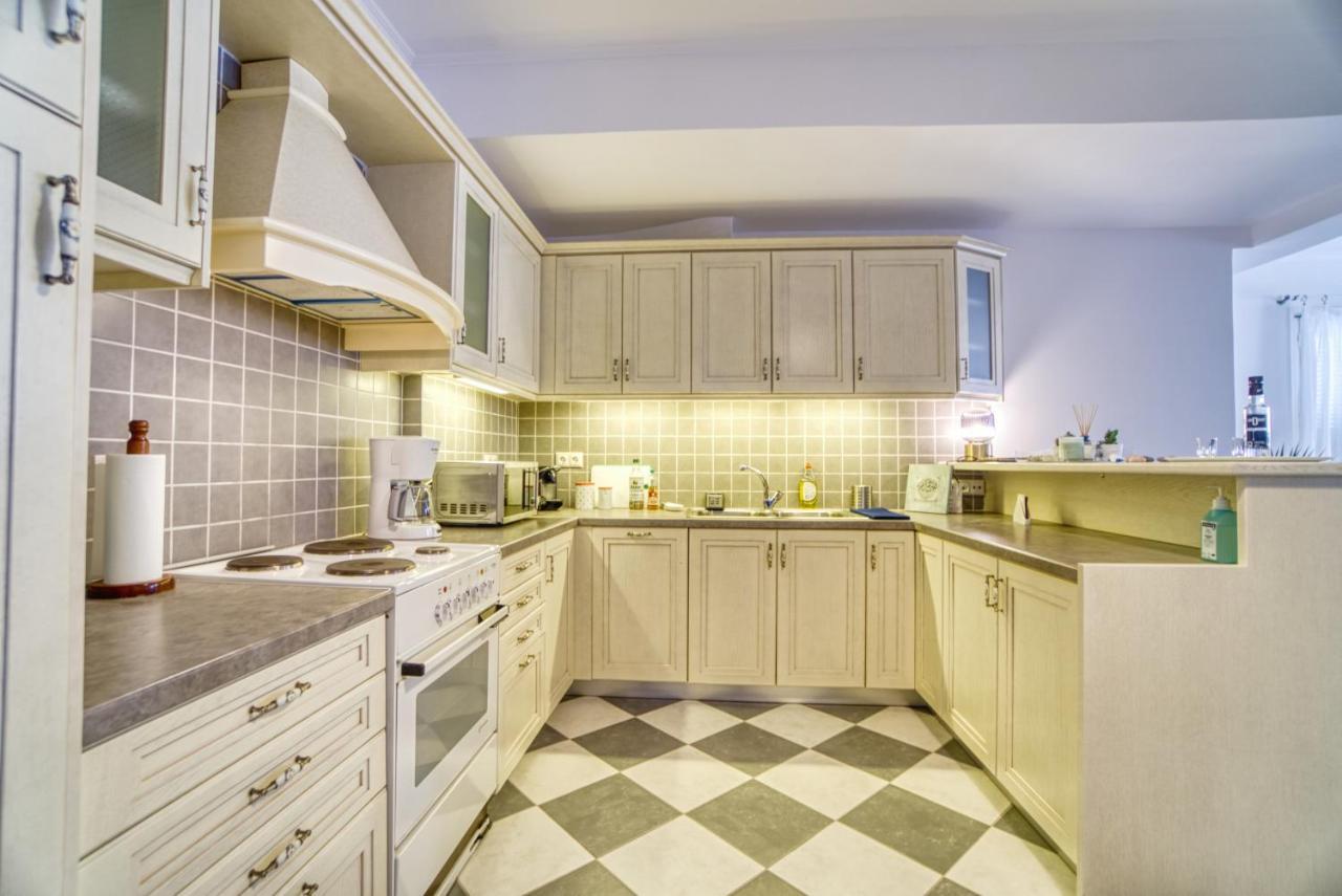 Stylish, Cozy 2-Bdr Flat In Andros Town By Explore Andros Extérieur photo